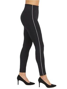 SPANX black ankle length skinny piped Perfect Pant